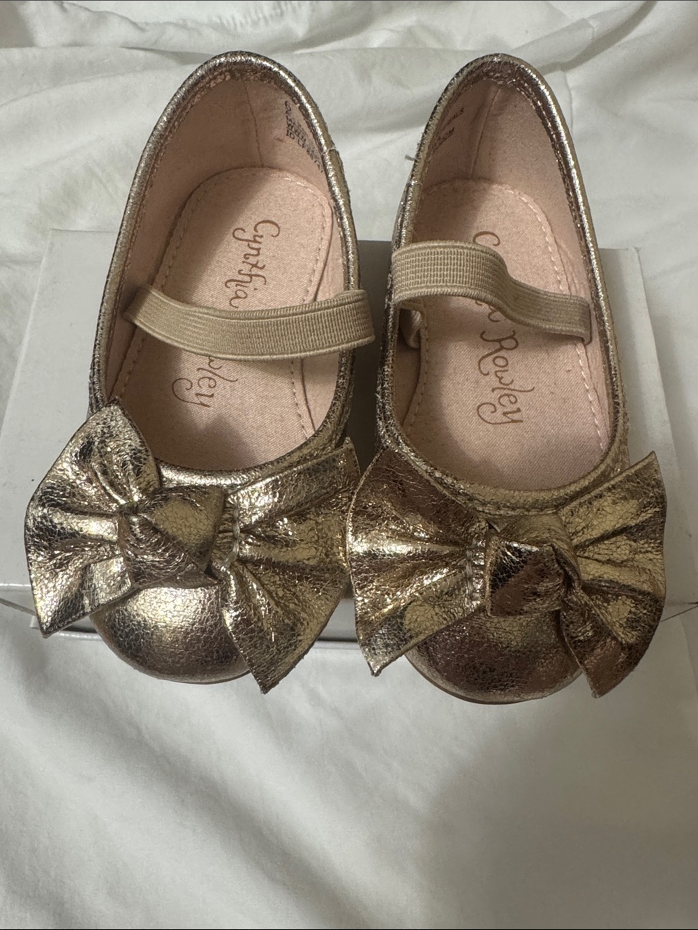 Cynthia Rowley Girls' Metallic Gold Bow Mary Jane Flats